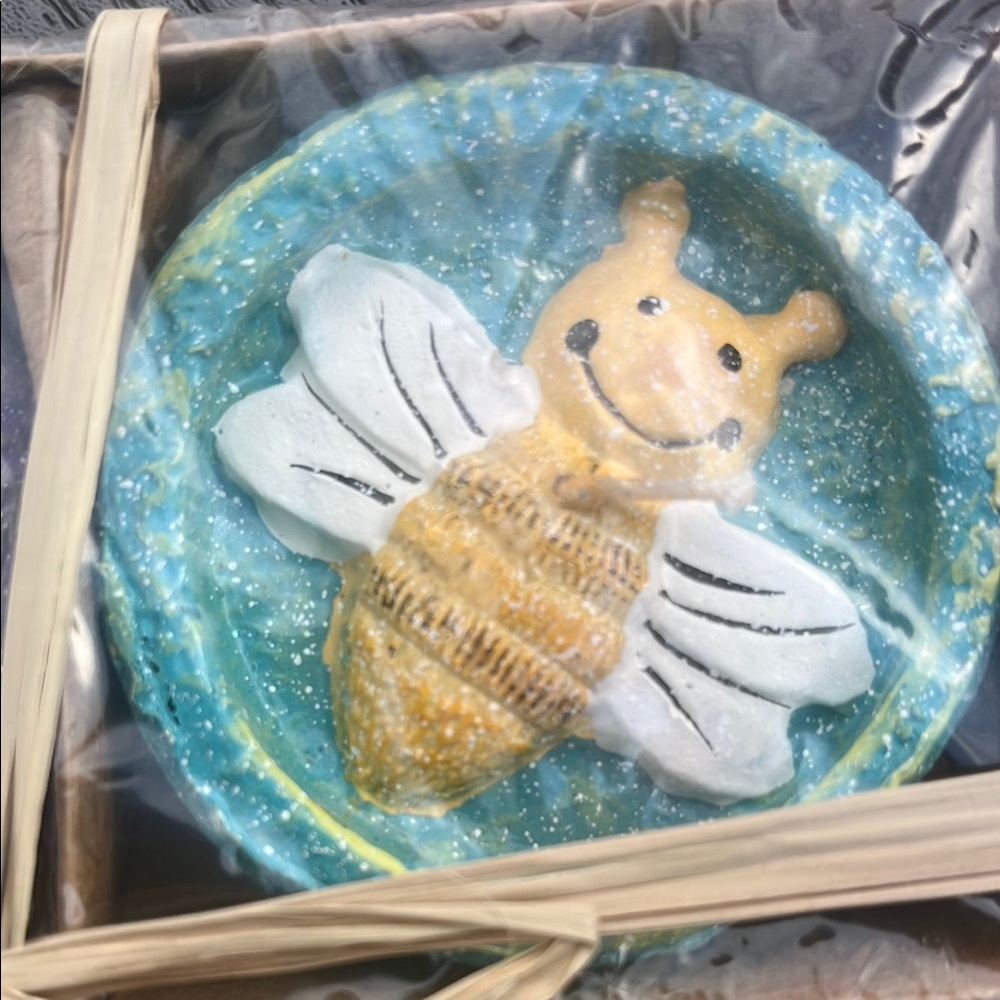Colorful Insect Floating Candle Set - Picture 5 of 7